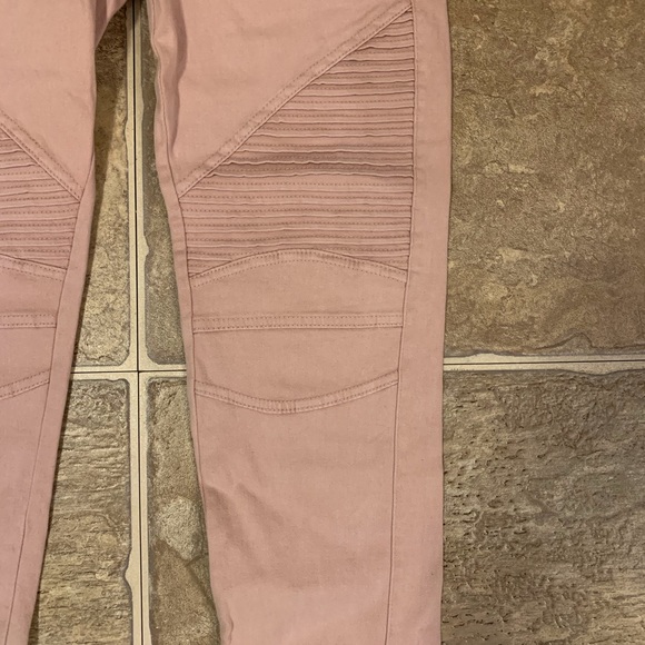 Pink, pull on pants. - Picture 2 of 7